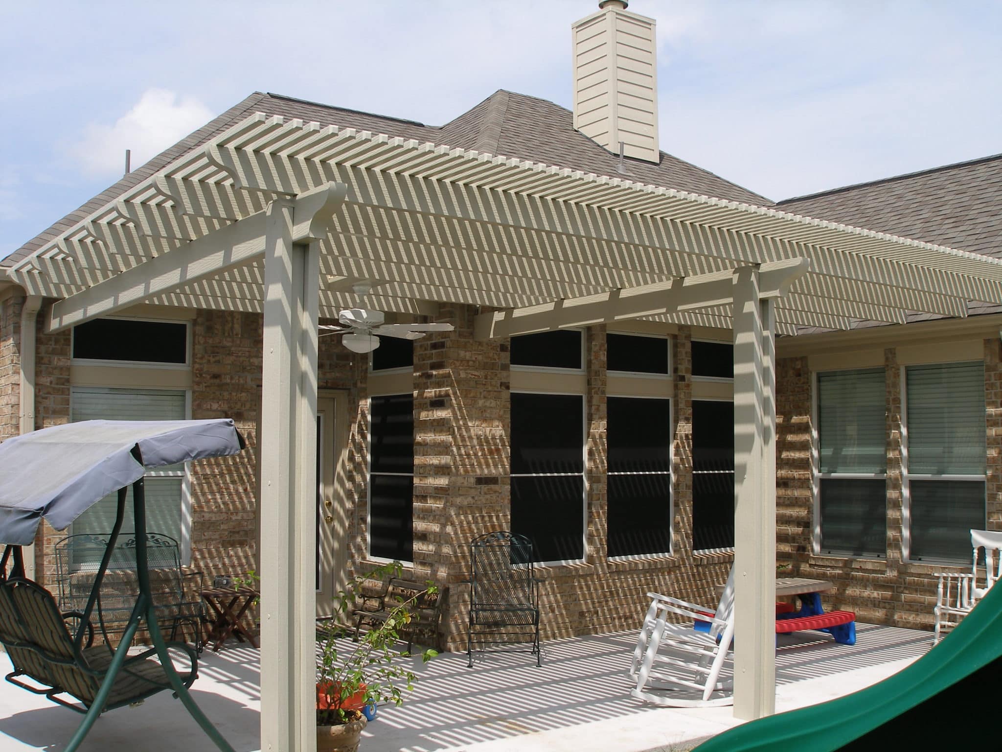 PERGOLA WITH ROOF